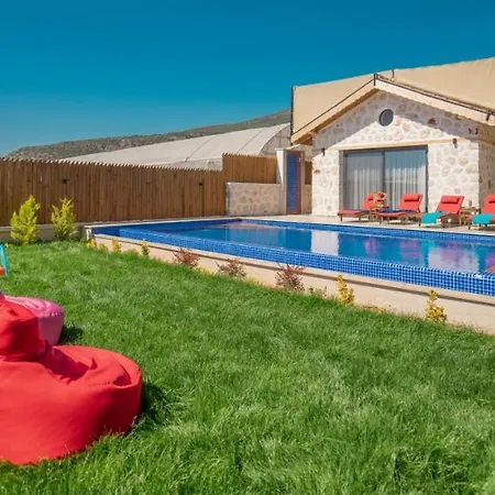 Zorlu - 2 Bedroom With Jacuzzi In Kalkan Kaș