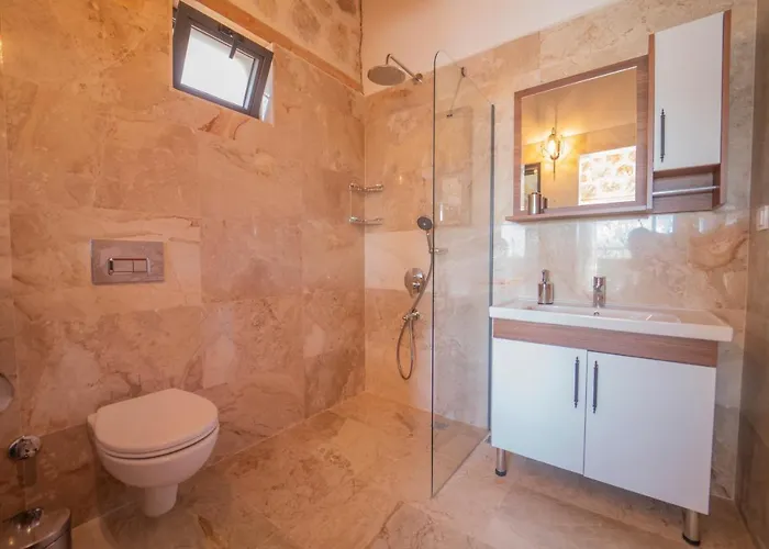 Zorlu - 2 Bedroom With Jacuzzi In Kalkan *