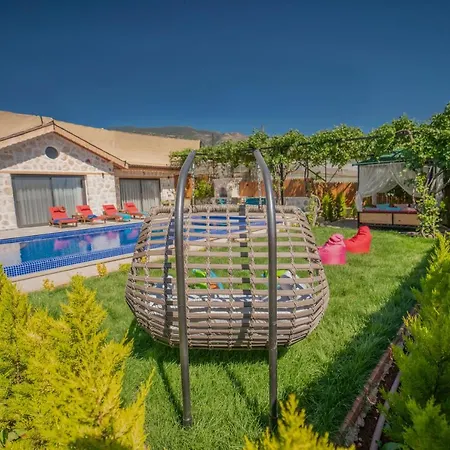 Zorlu - 2 Bedroom With Jacuzzi In Kalkan