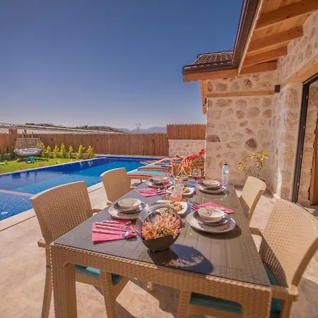 Zorlu - 2 Bedroom With Jacuzzi In Kalkan Willa
